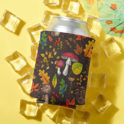 秋のキノコ葉や、木の実や果実が暗い日 缶クーラー (インサイチュ 夏)