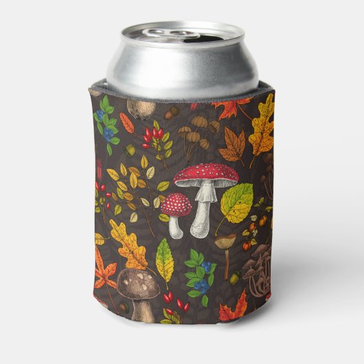 秋のキノコ葉や、木の実や果実が暗い日 缶クーラー (缶裏面)