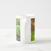 秋のコケの木の皮パーソナライズされた- ボーンチャイナマグカップ (裏面)