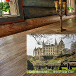 秋のサザーランド藩殿林城 ジグソーパズル<br><div class="desc">Dunrobin Castleの秋の景色には、葉のない木やスコットラ澄んンドの家の写真が見え素晴らしる。ダンロビンはサザーランド藩の本拠地である。古風なフォントに城と氏名の両方が記されている。</div>