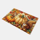 秋のシーンのリスとカボチャ ドアマット (アングル)