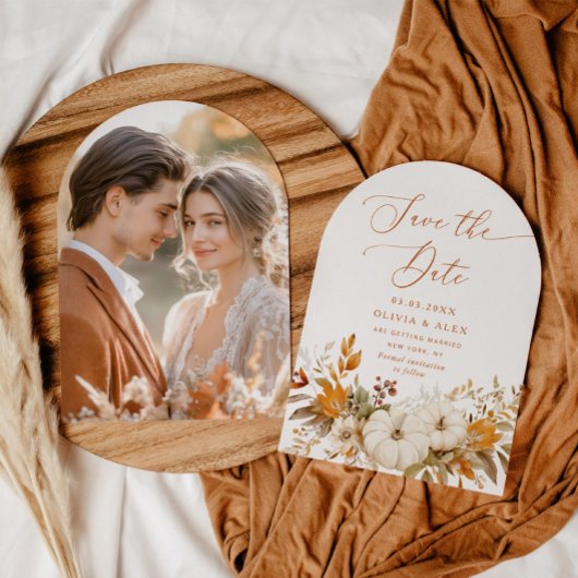 秋のテラコッタ アーチ モダン フォト セーブ ザ デート 招待状