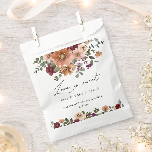 秋のテラコッタ ワインレッド フラワー ラブ イズ スウィート フェイバーバッグ (クリップ留めされた状態)