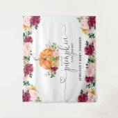 秋のバーガンディパンプキンベイビーシャワー タペストリー (正面)