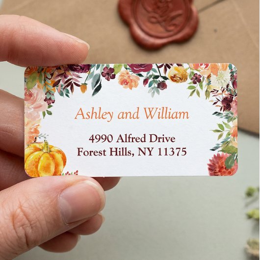 秋のバーガンディ オレンジ 花 葉のデザイン ラベル