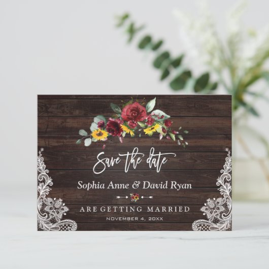 秋のバーガンディ フローラル ヒマワリ ウッドレース ウェディング セーブザデート (スタンド正面)
