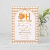 秋のボウ オー・ホワット・ファン！ トルキー 1歳の誕生日 ギンガム 招待状 (スタンド正面)
