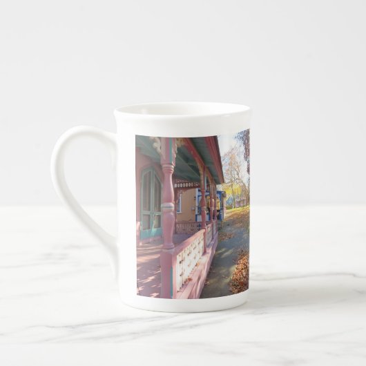 秋のライトオンコテージロー – Martha's Vineヤード ボーンチャイナマグカップ (左)