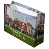 秋のリガ旧市街 ラージペーパーバッグ (正面アングル)