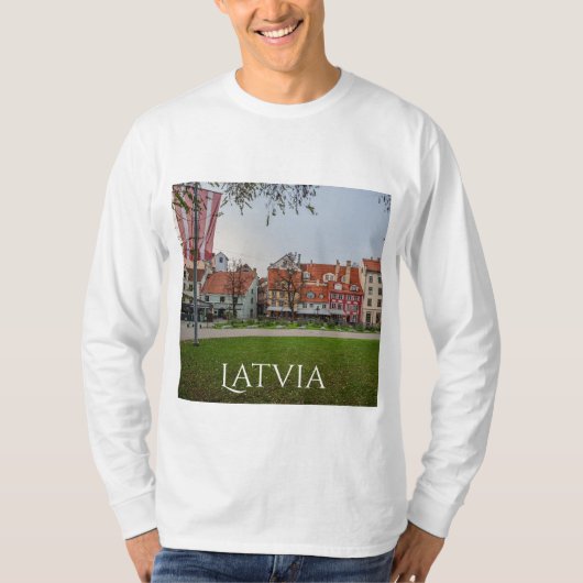 秋のリガ旧市街 Tシャツ (正面)