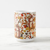 秋のリスと秋の花が白く咲く コーヒーマグカップ (中央)