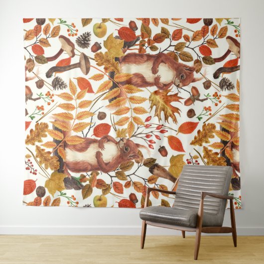 秋のリスと秋の花が白く咲く タペストリー (インサイチュ(横))