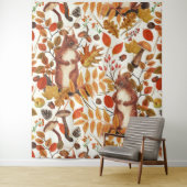 秋のリスと秋の花が白く咲く タペストリー (インサイチュ)