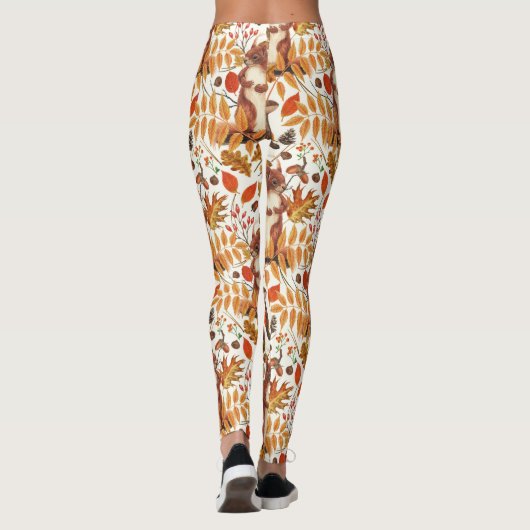 秋のリスと秋の花が白く咲く レギンス (裏面)