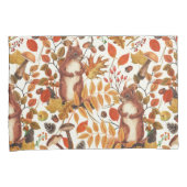 秋のリスと秋の花が白く咲く 枕カバー (正面右)