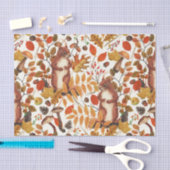 秋のリスと秋の花が白く咲く 薄葉紙 (クラフト)