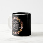 秋のリース感謝感謝賛美 ツートーンマグカップ (正面左)