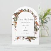 秋のロマンスアーチフローラ結婚式の日付を保存 招待状 (スタンド正面)