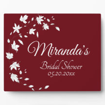 秋のワイン&ホワイトフローラブライダルシャワーテーブル