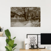 秋の公園 – Sepia Toned BW ポスター (ホームオフィス)