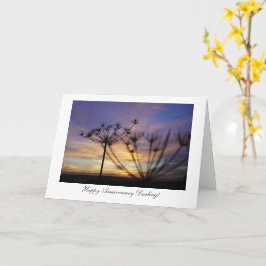 秋の夕日のエコー – ハッピーアニバーサリーダーリング カード (黄色い花)