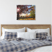 秋の太陽とコテージ – マーサのブドウ園 キャンバスプリント (インサイチュ (寝室))