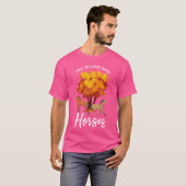 秋の女性と秋の馬の面白いデザイン Tシャツ (正面フル)