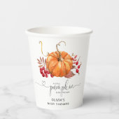 秋の小さなかぼちゃが赤ちゃんシャワーの途中にある 紙コップ (正面)