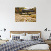 秋の川に架かるニューリーの屋根付き橋 キャンバスプリント (インサイチュ (寝室))