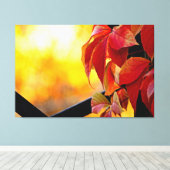 秋の庭葉に魅力的な赤いつる植物 キャンバスプリント (インサイチュ (ウッドフロア))