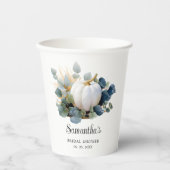 秋の愛の白いカボチャと緑 紙コップ (正面)