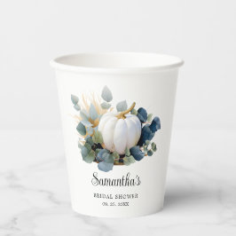 秋の愛の白いカボチャと緑 紙コップ