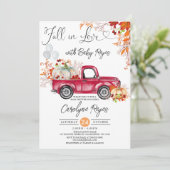 秋の愛の赤いカボチャのピックアップトラック赤ちゃんシャワー 招待状 (スタンド正面)