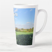 秋の散歩in the country – 大パーソナライズされた カフェラテマグ (右)