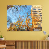 秋の木々と建物ファサード キャンバスプリント (インサイチュ (リビング))