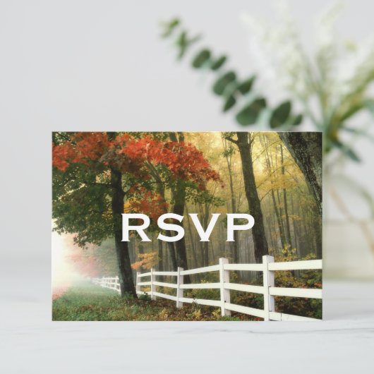 秋の木々の紅葉フェンス結婚式RSVPカード 出欠カード (スタンド正面)
