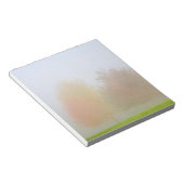 秋の木が霧に包まれている ノートパッド (アングル)