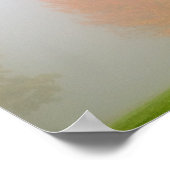 秋の木が霧に包まれている ポスター (角)