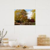 秋の木のバートンオンザウォーターのポスター ポスター (キッチン)