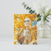 秋の木の下の骸骨 ポストカード (スタンド正面)