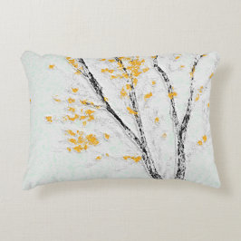 秋の木の枝と黄色の紅葉 アクセントクッション