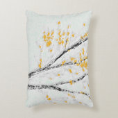 秋の木の枝と黄色の紅葉 アクセントクッション (正面(垂直))