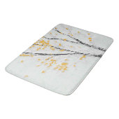 秋の木の枝と黄色の紅葉 バスマット (アングル)