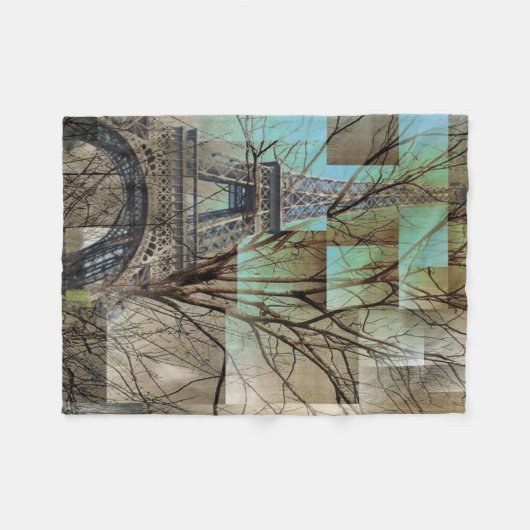 秋の木フランスの枝パリエッフェルタワー フリースブランケット (正面(横))