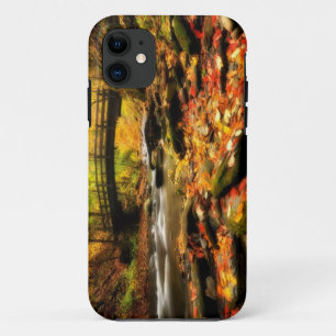 秋の木橋そして入り江 iPhone 11 ケース