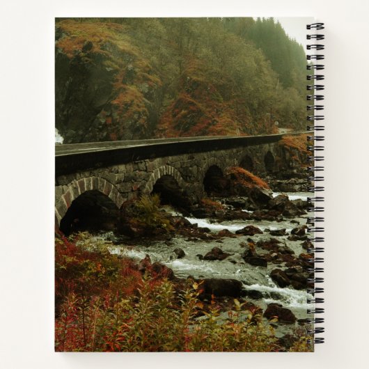 秋の森と川の風景 ノートブック (裏面)