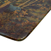 秋の森の中のブルエルク カッティングボード (角)