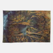 秋の森の中のブルエルク キッチンタオル (横)