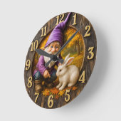 秋の森の魔法の小人とウサギ ラウンド壁時計 (傾斜)