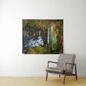 秋の森を流れる水 タペストリー (インサイチュ(横))